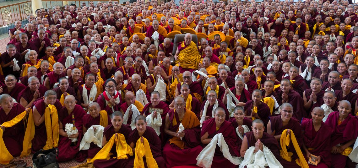 དགེ་བཤེས་མའི་བསླབ་པ་མཐར་སོན་གྱི་དམ་འཇོག་དང་མཛད་སྒོར་ཆིབས་བསྒྱུར།