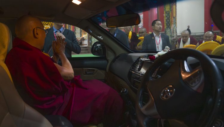 རྒྱ་གར་ལྷོ་ཕྱོགས་ཀྱི་མཛད་འཕྲིན་ཁག་རེ་ཞིག་ལེགས་པར་གྲུབ་ནས་ལྡི་ལིར་ཆིབས་བསྒྱུར་བསྐྱངས་པ།