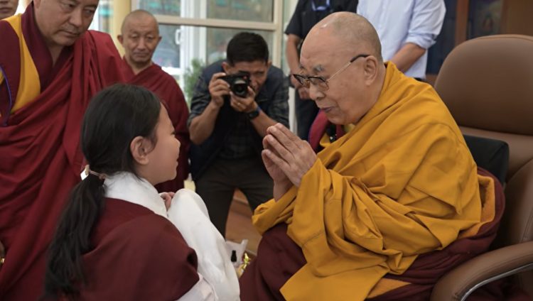 ཌེ་སི་མོན་ཊུ་ཊུའི་ཐེབས་རྩའི་འགན་འཛིན་སོགས་མཇལ་བཅར་བ་ ༣༦༠ ལྷག་ལ་མཇལ་ཁ།