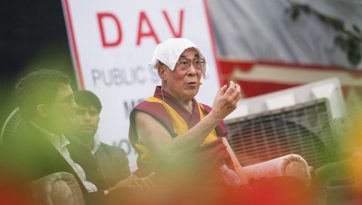 དགའ་ལྡན་ཕོ་བྲང་གི་གསལ་བཤད།