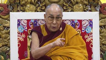 དབུ་མའི་སྙིང་པོའི་གསུང་ཆོས་དབུ་འཛུགས་མཛད་པ།