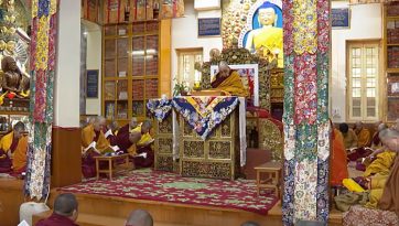 དབུ་མ་སྙིང་པོའི་གསུང་ཆོས་གནང་སྒོ་ལེགས་པར་གྲུབ་པ།