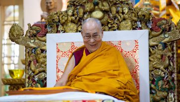 བྱང་སེམས་སྡོམ་པ་འབོག་ཆོག་དང་སྦྲགས་ཆོས་འབྲེལ་རེ་ཞིག་མཇུག་སྒྲིལ་མཛད་པ།