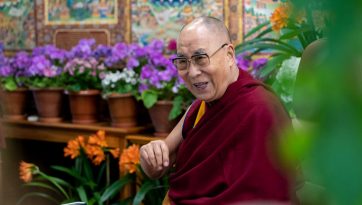 ད་ལྟ་དང་མ་འོངས་པའི་ཡ་རབས་དང་སྤྱོད་བཟང་སྐོར་ལ་བགྲོ་གླེང་།