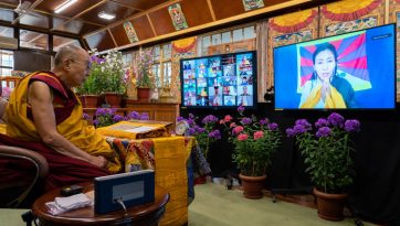 བོད་རིགས་གཞོན་སྐྱེས་ཚོར་རྟོགས་བརྗོད་འདུན་ལེགས་མའི་བཀའ་ཆོས་དབུ་འཛུགས་མཛད་པ། 