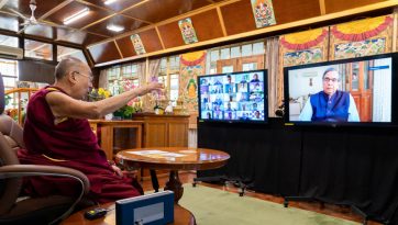 འཕྲོད་བསྟེན་དང་སྨན་བཅོས་ཀྱི་ནང་དུ་བྱམས་བརྩེ་ལག་ལེན་གནང་ཕྱོགས་སྐོར་ལ་བགྲོ་གླེང་གནང་བ། 