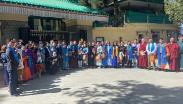 སོག་པོའི་དད་ལྡན་སེར་སྐྱ་ཁག་གཅིག་ལ་མཇལ་ཁ་དང་བཀའ་སློབ་སྩལ་བ།