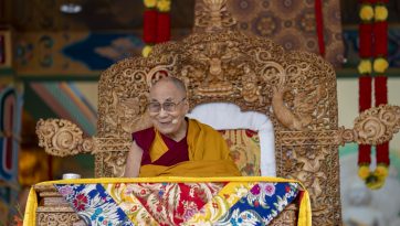 གླེ་ཞི་བའི་ཚལ་དུ་སྤྱོད་འཇུག་ཆེན་མོའི་གསུང་ཆོས་སྐབས་སྩལ་བའི་བཀའ་སློབ།