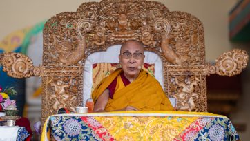 མར་ཡུལ་ལ་དྭགས་ཀྱི་མཛད་འཕྲིན་རེ་ཞིག་ལེགས་པར་གྲུབ་ནས་ལྡི་ལིར་ཆིབས་བསྒྱུར་བསྐྱངས་པ།