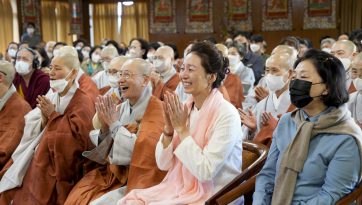 ཀོ་རི་ཡའི་དགེ་སློང་ཅིན་ཨོག་སོགས་ལ་བཀའ་སློབ་སྩལ་བ། 