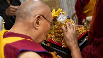 སངས་རྒྱས་ཀྱི་རིང་བསྲེལ་༸གོང་ས་མཆོག་ལ་འབུལ་ལམ་ཞུས་པ། 