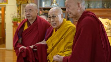 དགེ་ཚུལ་སློང་གི་བསླབ་སྡོམ་སྩལ་བ།