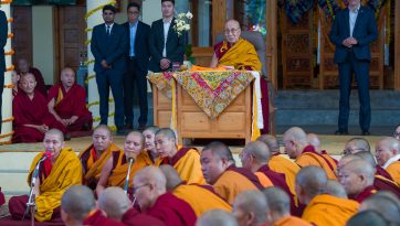 དགེ་བཤེས་མའི་བསླབ་པ་མཐར་སོན་གྱི་དམ་འཇོག་དང་མཛད་སྒོར་ཆིབས་བསྒྱུར།
