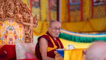 ལིང་ཤེད་དབྱར་ཆོས་ཆེན་མོའི་མཇུག་བསྡོམས་མཛད་སྒོར་དབུ་བཞུགས་དང་ཆོས་འབྲེལ་བཀའ་ཆོས་སྩལ་བ། 