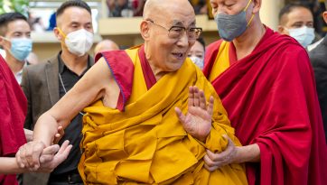 ཚད་མ་རྣམ་འགྲེལ་གྱི་གསུང་ཆོས་ཉིན་མཐའ་མར་བྱང་སྡོམ་གྱི་ཆོས་འབྲེལ་བཀའ་དྲིན་སྩལ་བ། 