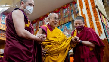 ལྷོ་ཤར་ཨེ་ཤེ་ཡའི་དད་ལྡན་ཆོས་ཞུ་བར་ཆོས་འབྲེལ་གནང་སྒོ་ལེགས་པར་གྲུབ་པ། 