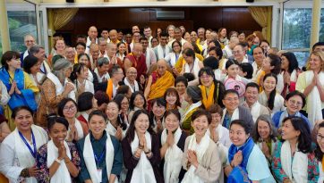 ཨེ་མོ་རི་དང་བོད་ཀྱི་ཚན་རིག་ལས་རིམ་གྱི་བགྲོ་གླེང་བ་སོགས་ལ་མཇལ་ཁ།