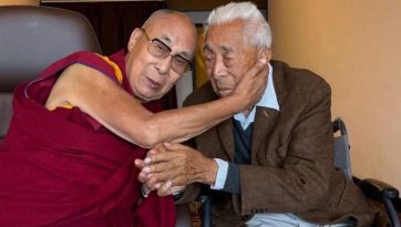 སྐུའི་གཅེན་པོ་རྒྱ་ལོ་དོན་གྲུབ་མཆོག་གི་འདས་མཆོད་ལ་དབུ་བཞུགས་ཀྱིས་བཀའ་སློབ་སྩལ་བ། 