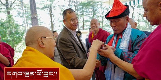 སོག་ཡུལ་ནས་ཕེབས་པའི་དད་ལྡན་ ༡༣༦ གིས་གཙོས་མཇལ་བཅར་བ་ ༣༣༠ སྐོར་ལ་མཇལ་ཁ།