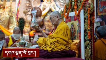 སྒྲོལ་དཀར་ཚེ་དབང་དང་བརྟན་བཞུགས།