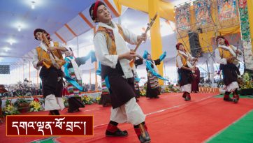 དུས་འཁོར་དབང་ཆེན་ཐེངས་ ༣༤ པའི་མཆོད་གར་གྱི་བརྙན།