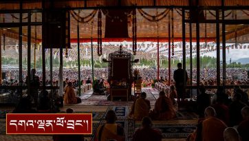 ནང་ཆོས་ངོ་སྤྲོད་དང་སྤྱོད་འཇུག་གི་བཀའ་ཁྲིད། ཐུགས་རྗེ་ཆེན་པོའི་བཀའ་དབང་དང་བརྟན་བཞུགས།