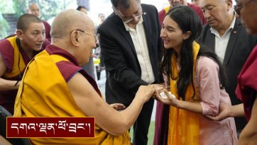 བསམ་པ་ཙམ་མ་ཡིན་པར་དངོས་སུ་ལག་ལེན་ལ་འགེལ་དགོས་པའི་སྐོར་བཀའ་སློབ་སྩལ་བ།