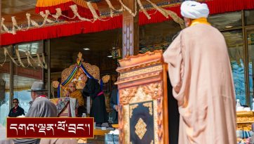 ལ་དྭགས་ནང་ཚོགས་དང་དགོན་ཚོགས། ཁ་ཆེ་དང་ཡེ་ཤུའི་སྡེ་ཚོགས་ཐུན་མོང་གི་བསྙེན་བཀུར་གསོལ་སྟོན།
