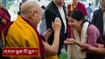 གློ་བོ་སྨོན་ཐང་དང་། མོན་རྟ་དབང་སོགས་ཀྱི་དད་ལྡན་ ༡༣༠ ཙམ་ལ་མཇལ་ཁ།