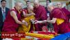 ལ་དྭགས་ཀྱི་སློབ་ཕྲུག་དང་། ཝེད་ནམ་སོགས་ཕྱི་རྒྱལ་ཡུལ་གྲུ་འདྲ་མིན་ནས་ཕེབས་པའི་དད་ལྡན་མང་ཚོགས་ལ་མཇལ་ཁ།